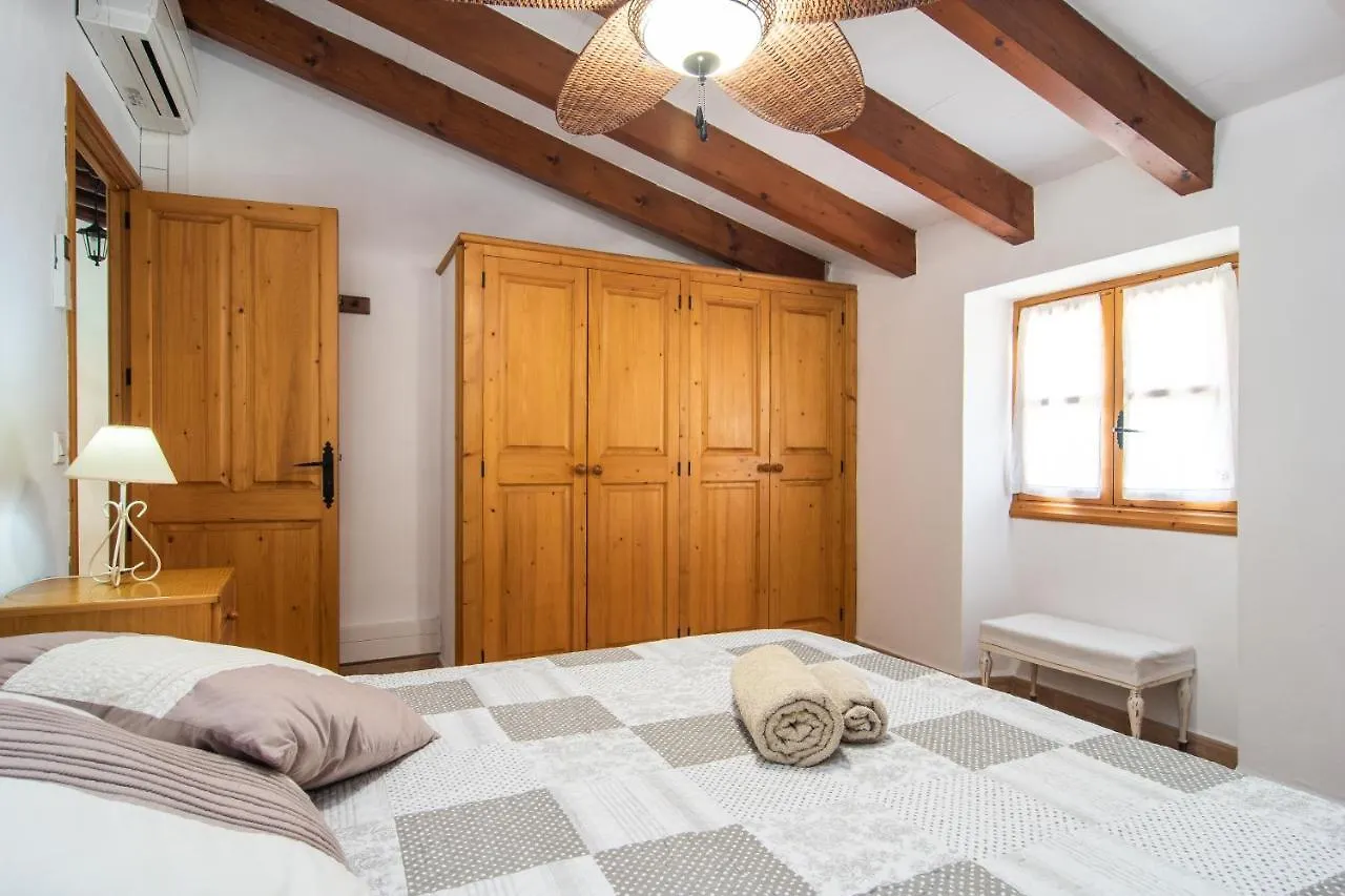 Ferienhaus Villa Fabulous Rural House With Views To The Mountains With Swimming Pool Caimari