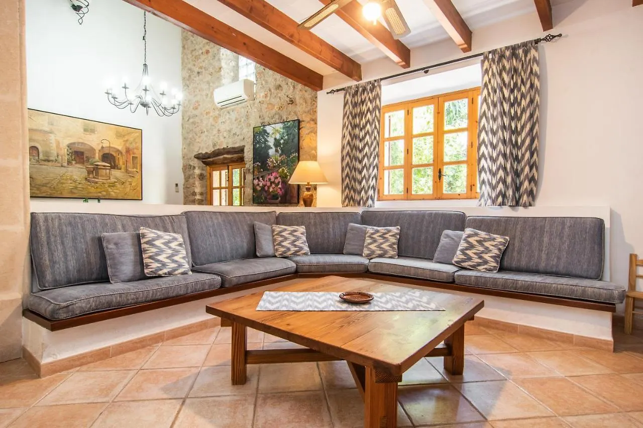 Villa Fabulous Rural House With Views To The Mountains With Swimming Pool Caimari Ferienhaus